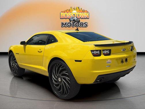 Rally Yellow 2010 Chevrolet Camaro 2LT
