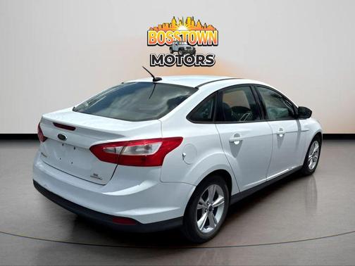 Oxford White 2014 Ford Focus SE