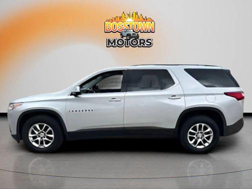 Silver Ice Metallic 2019 Chevrolet Traverse LT Cloth