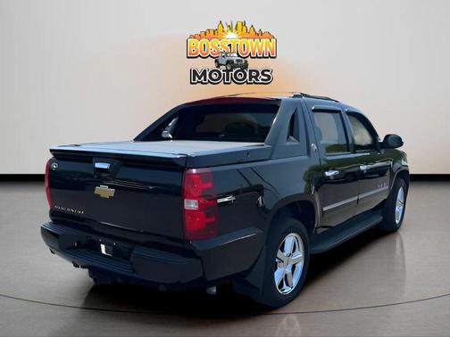 Black 2013 Chevrolet Avalanche LTZ