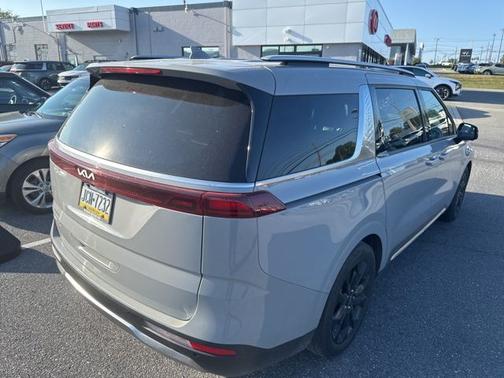 2024 Kia Carnival SX