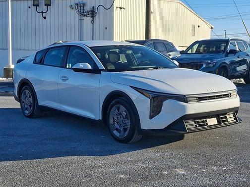 2025 Kia K4 LX