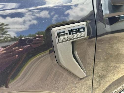 Agate Black Metallic 2023 Ford F-150 XL