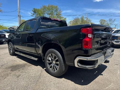 Black 2022 Chevrolet Silverado 1500 LT