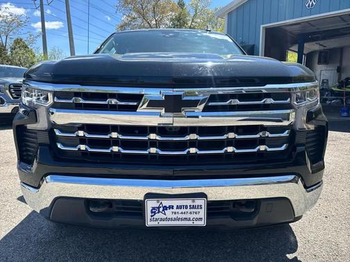 Black 2022 Chevrolet Silverado 1500 LT