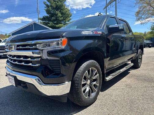 Black 2022 Chevrolet Silverado 1500 LT