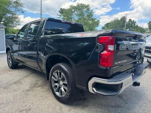 Black 2022 Chevrolet Silverado 1500 LT