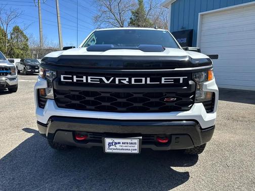 Summit White 2023 Chevrolet Silverado 1500 Custom Trail Boss