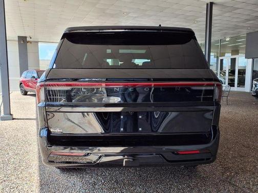 Black Metallic 2026 Lincoln Navigator Reserve