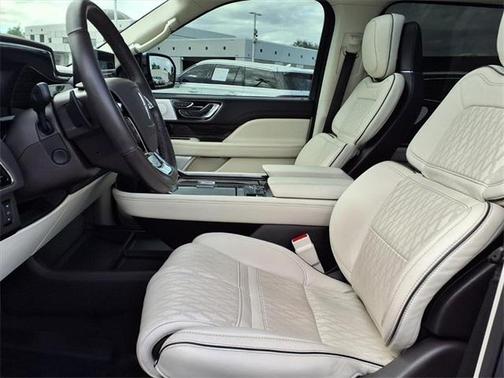2024 Lincoln Navigator L Black Label