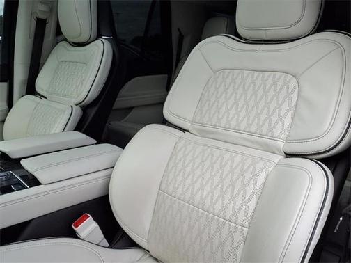 2024 Lincoln Navigator L Black Label