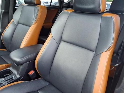 2018 Toyota RAV4 SE