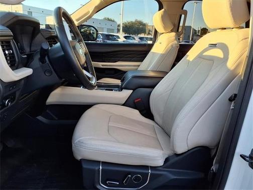2024 Ford Expedition Platinum
