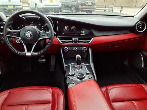 2019 Alfa Romeo Giulia Base
