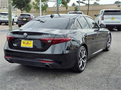 2019 Alfa Romeo Giulia Base