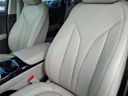 2022 Lincoln Nautilus Standard