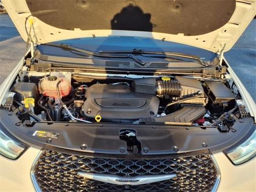 2021 Chrysler Pacifica Touring-L