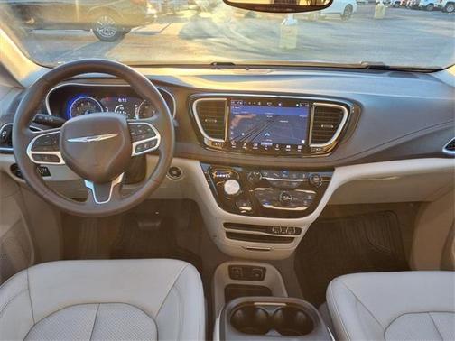 2021 Chrysler Pacifica Touring-L