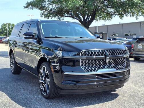 Black 2026 Lincoln Navigator L Reserve