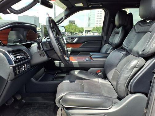 Black Metallic 2024 Lincoln Navigator L Reserve