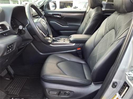 2024 Toyota Highlander Platinum