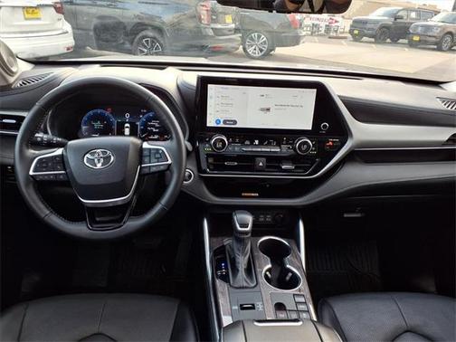 2024 Toyota Highlander Platinum