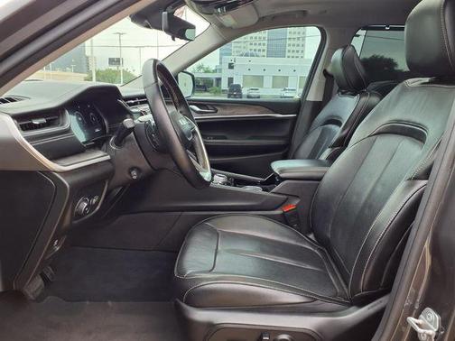 Metallic 2022 Jeep Grand Cherokee L Limited