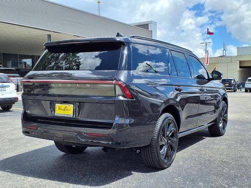 Starlight 2026 Lincoln Navigator Reserve