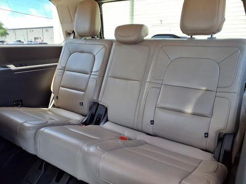 White Metallic 2023 Lincoln Navigator Reserve