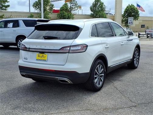 2022 Lincoln Nautilus Standard