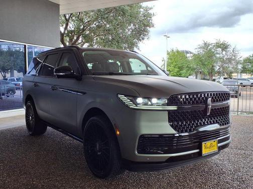 Gray Mist 2026 Lincoln Navigator Reserve