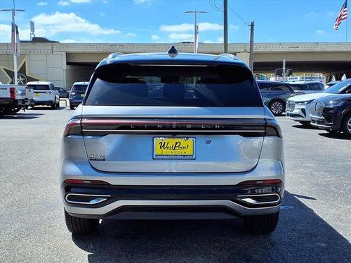 Radiance Metallic 2026 Lincoln Nautilus Reserve