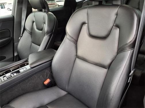 2019 Volvo XC60 T5 Momentum