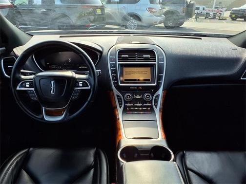 2019 Lincoln Nautilus Select