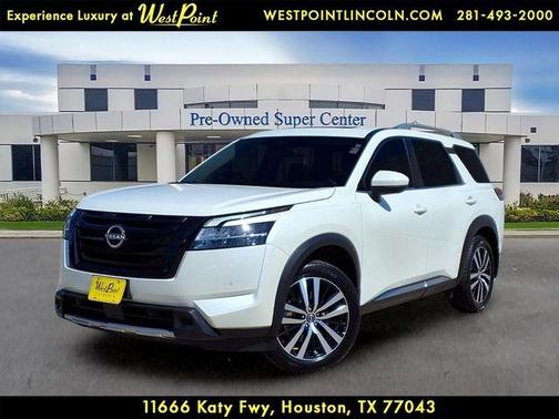 White 2024 Nissan Pathfinder Platinum