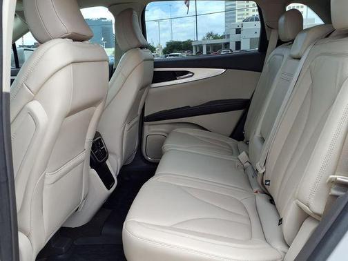 Ceramic Pearl 2020 Lincoln Nautilus Standard