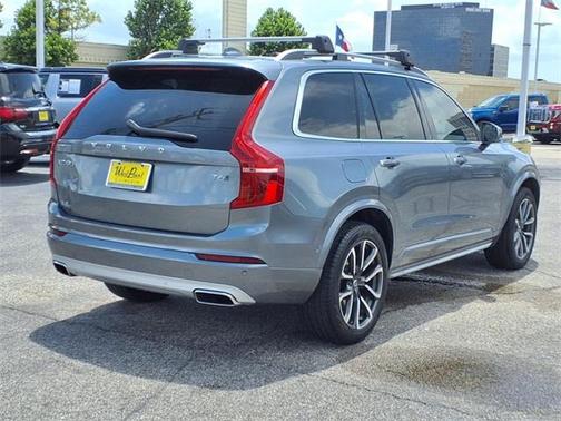 2019 Volvo XC90 T6 Momentum