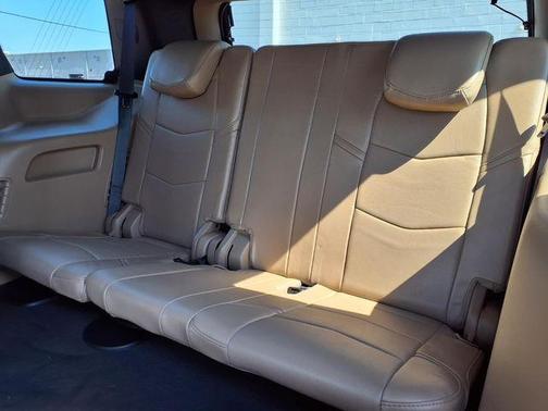 Crystal White 2018 Cadillac Escalade Platinum