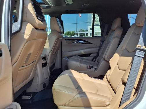 Crystal White 2018 Cadillac Escalade Platinum
