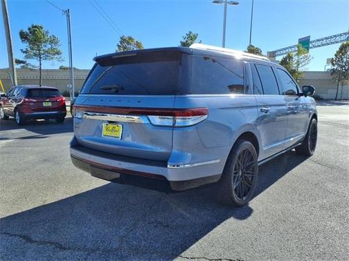 2022 Lincoln Navigator L Black Label