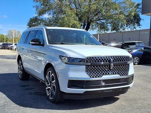 Crystal White 2026 Lincoln Navigator Reserve