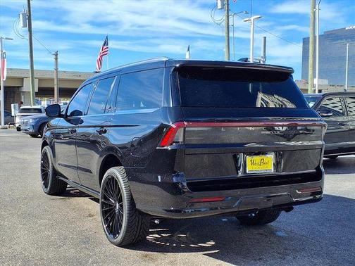 Black Metallic 2026 Lincoln Navigator Reserve