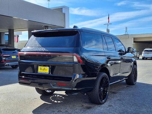 Black Metallic 2026 Lincoln Navigator Reserve