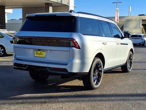 Crystal White 2025 Lincoln Navigator Reserve