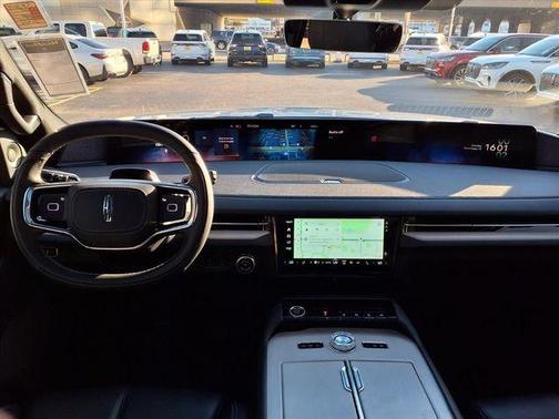 Crystal White 2025 Lincoln Navigator Reserve