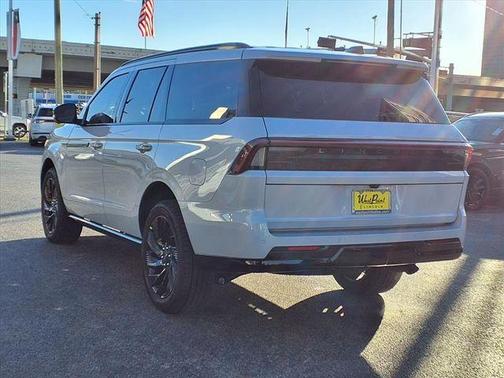 Crystal White 2025 Lincoln Navigator Reserve