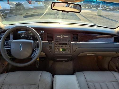 2006 Lincoln Town Car Signature