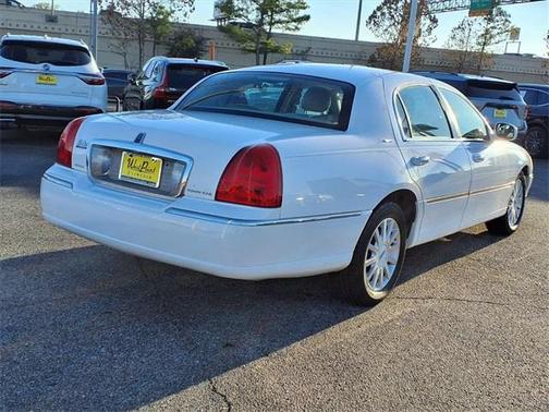 2006 Lincoln Town Car Signature