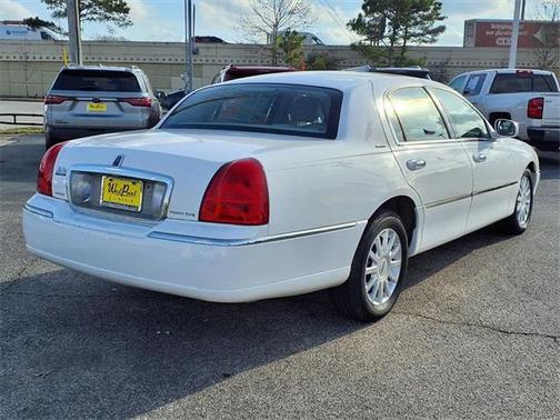 2006 Lincoln Town Car Signature