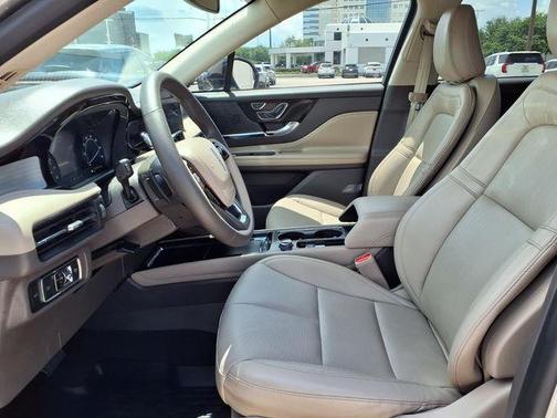 Radiance Metallic 2022 Lincoln Corsair Standard